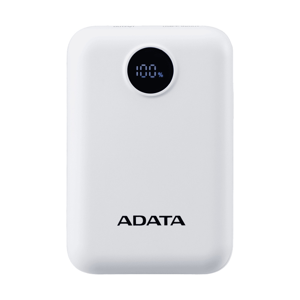 Power Bank Adata C100 modelo PC10022-12WH color blanco con capacidad de 10000mAh y pantalla digital frontal que muestra porcentaje de carga